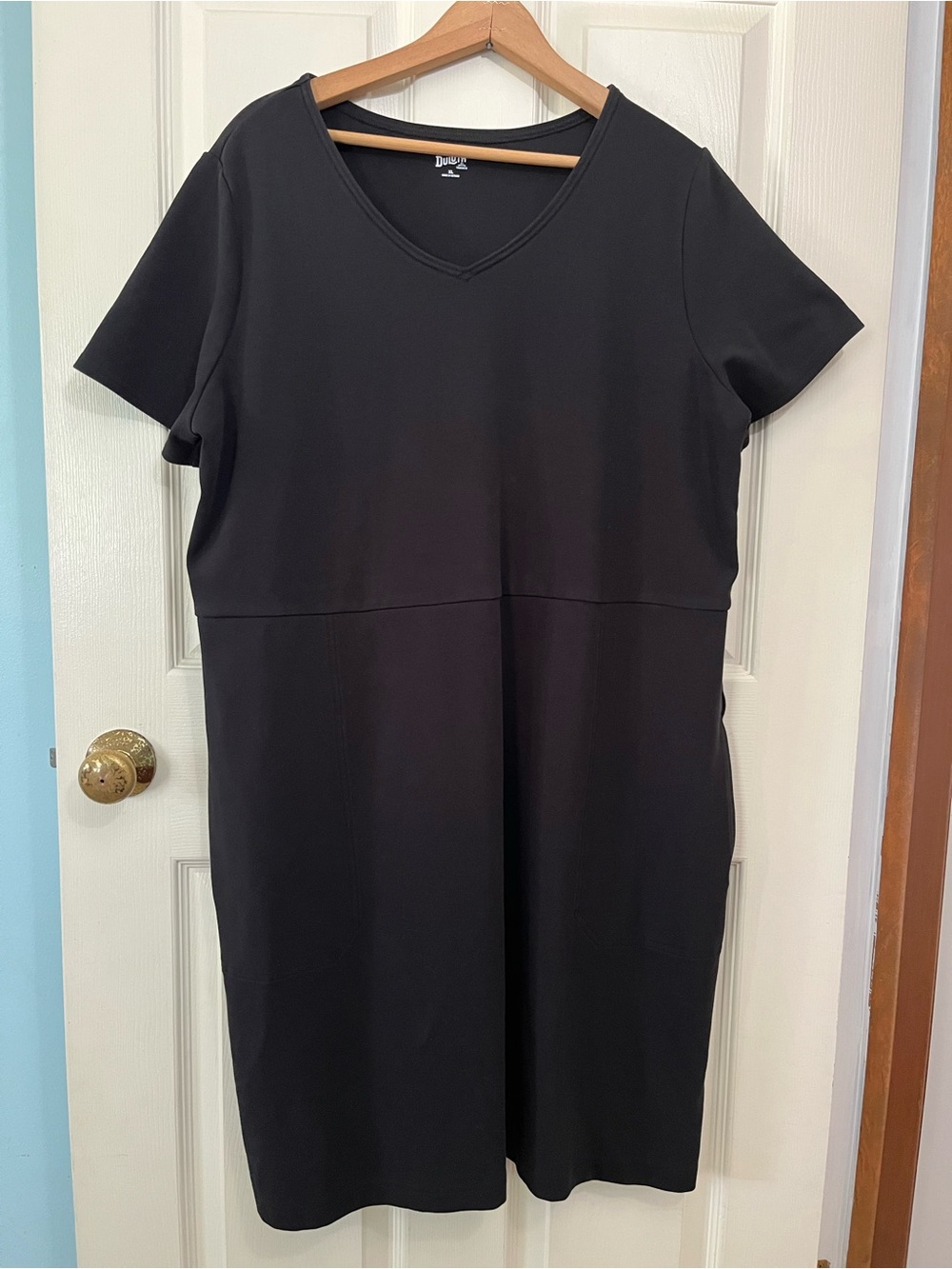 Duluth Trading Co Black V-Neck Short Sleeve Dress with Pockets XL